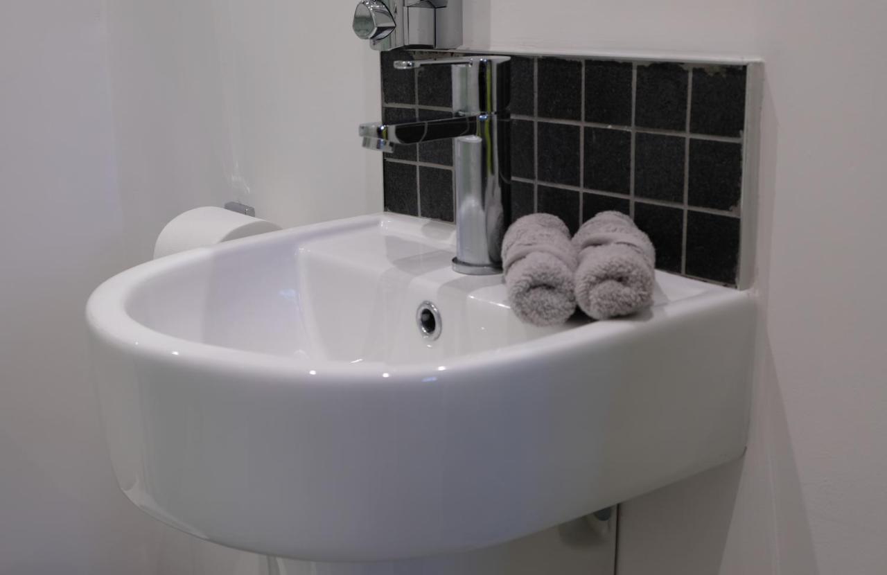 Rosemary House Brs Airport Accommodation Winford מראה חיצוני תמונה