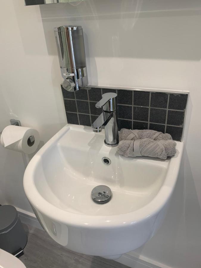 Rosemary House Brs Airport Accommodation Winford מראה חיצוני תמונה